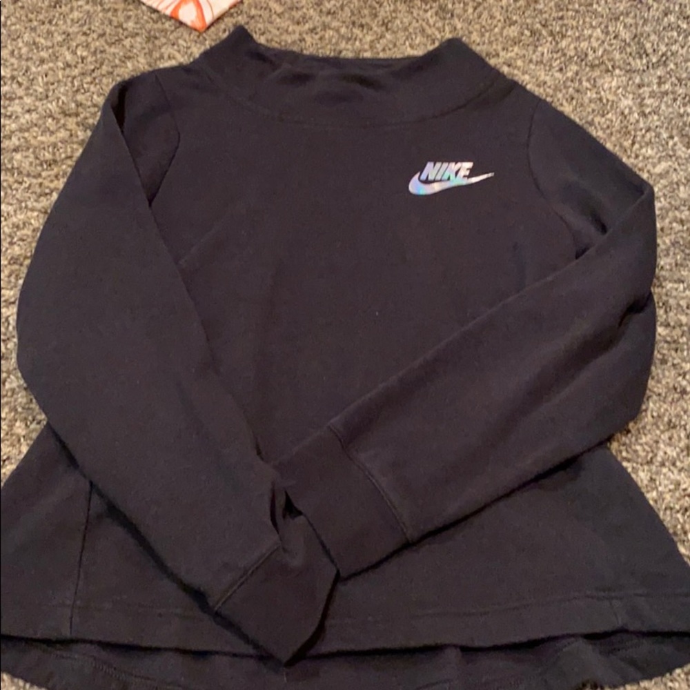 Girls Nike sweatshirt. Large